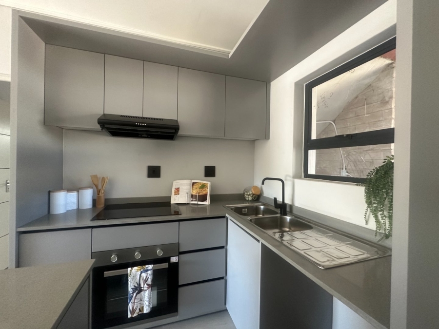 1 Bedroom Property for Sale in Table View Western Cape